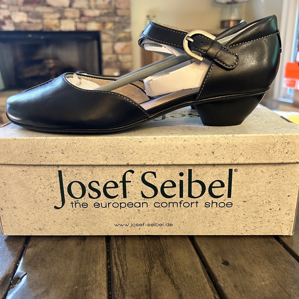 Josef Seibel Black Leather Mary Jane Low Pumps